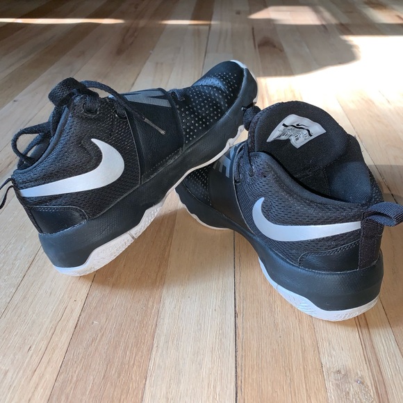 boys nike team hustle d8